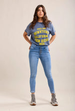 Charger l'image dans la galerie, LE JEANS TOXIC AVEC BOUTONS
