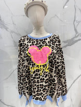 Charger l'image dans la galerie, LE SWEAT MICKEY IMPRIME LEO
