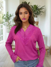 Charger l'image dans la galerie, LE T-SHIRT MANCHES LONGUES DENTELLE
