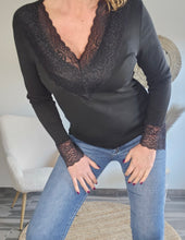 Charger l'image dans la galerie, LE T-SHIRT MANCHES LONGUES DENTELLE
