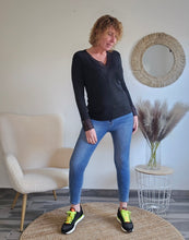 Charger l'image dans la galerie, LE T-SHIRT MANCHES LONGUES DENTELLE
