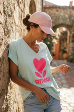 Charger l'image dans la galerie, LE T-SHIRT AMOUR
