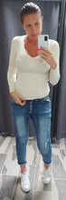 Charger l&#39;image dans la galerie, LE PULL BASIC COL V
