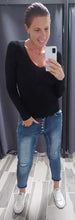 Charger l&#39;image dans la galerie, LE PULL BASIC COL V
